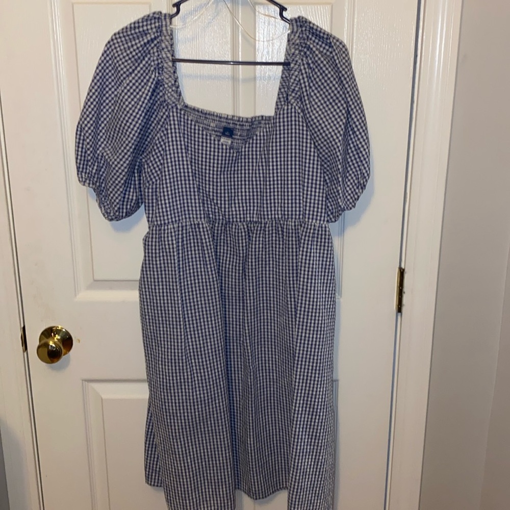 Puffy sleeve knee length Old Navy dress